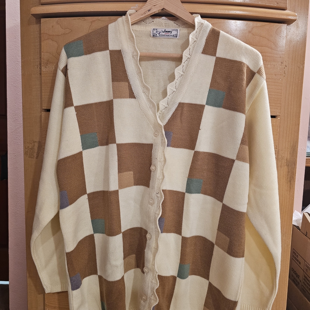 VINTAGE Cream and Brown Checkered Oversized Women's Sweater 70's 80's 90's ?